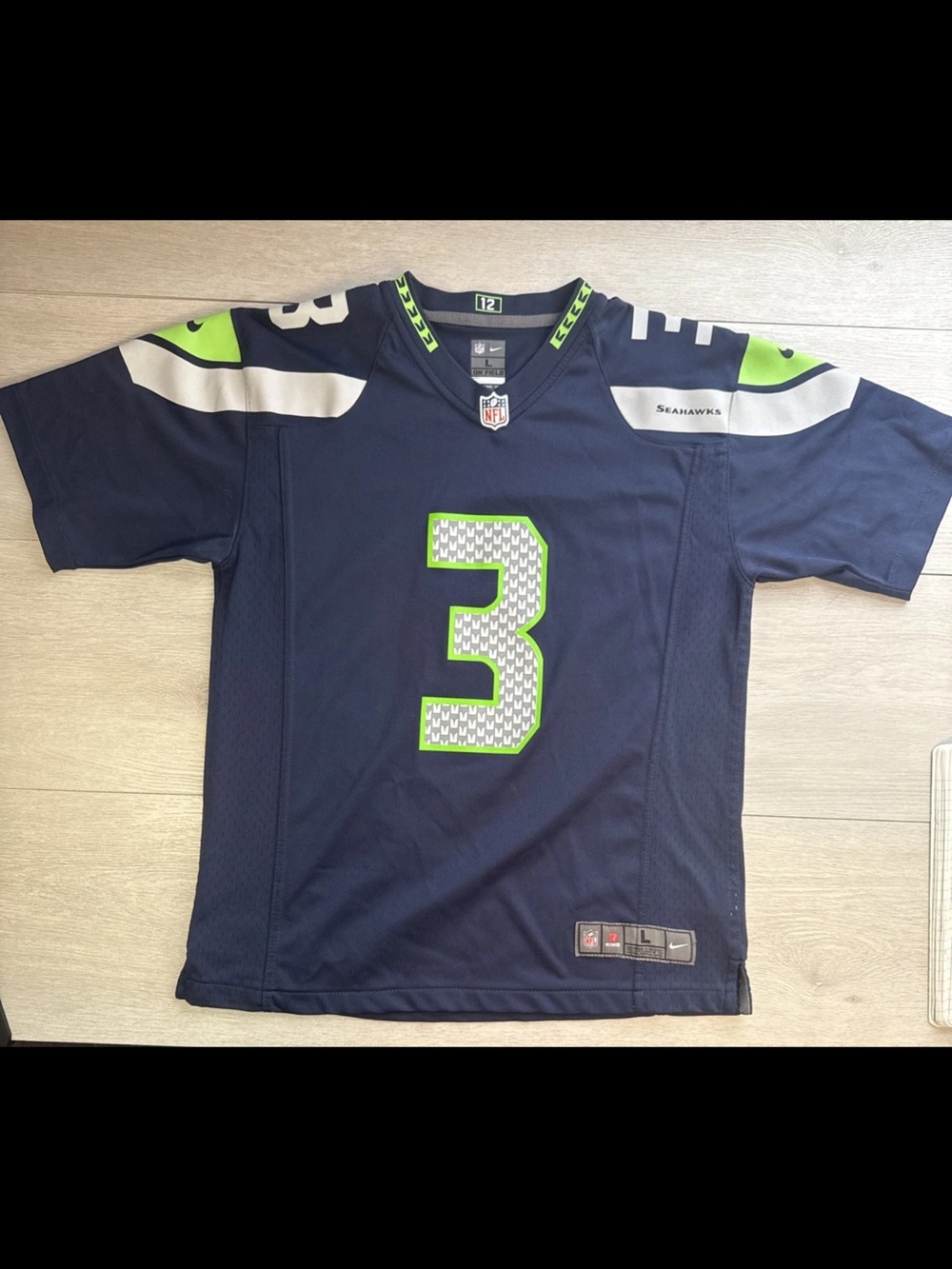 Seattle Seahawks Russell Wilson Jersey Youth Large NFL Football Navy Green